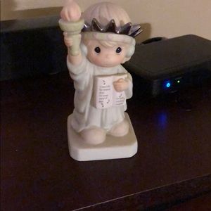 Precious moments, Statue of Liberty